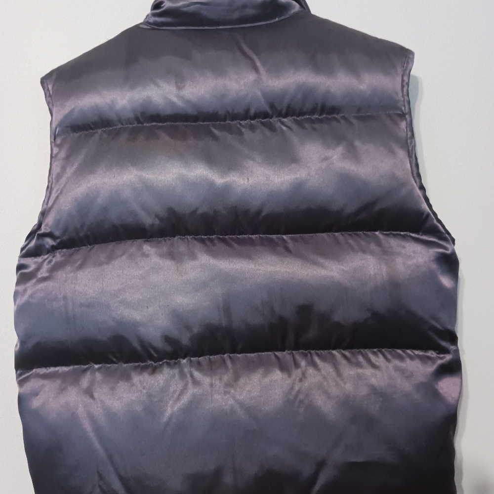Womans vest - Picture 3 of 3
